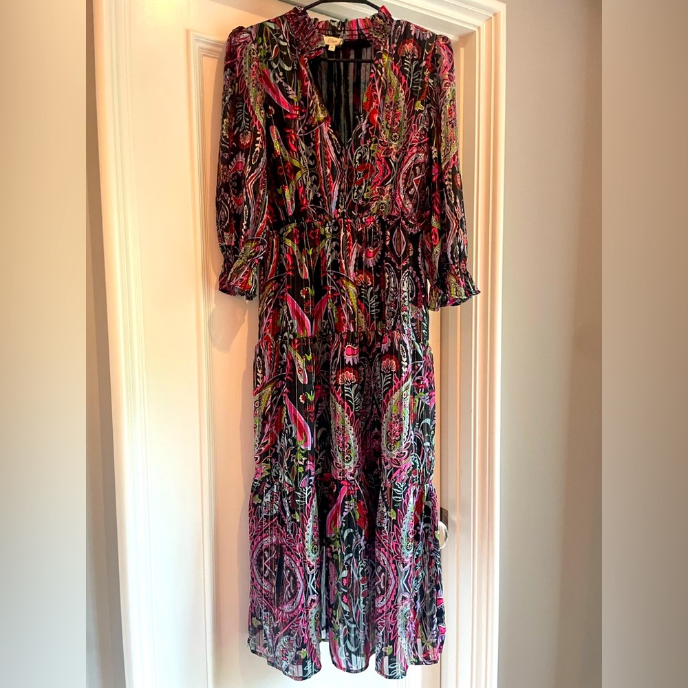 Gorgeous dress. Size: Medium. Excellent condition - never worn. Lined dress.